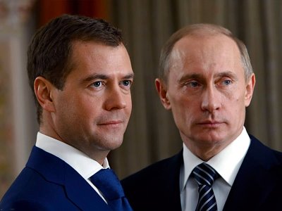 1249932227_medvedev_putin.jpg