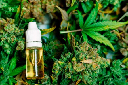 Difference-between-cbd-oil-and-full-spectrum-oil-full-spectrum-oil.jpg