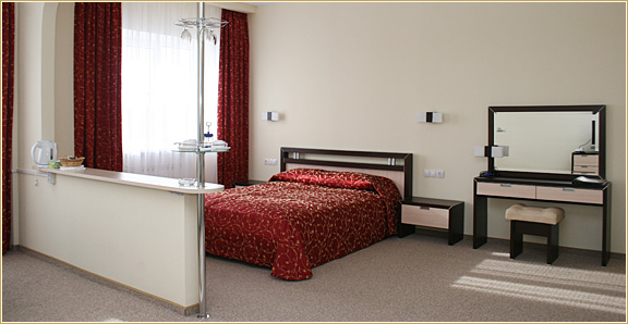 room_suite_1.jpg